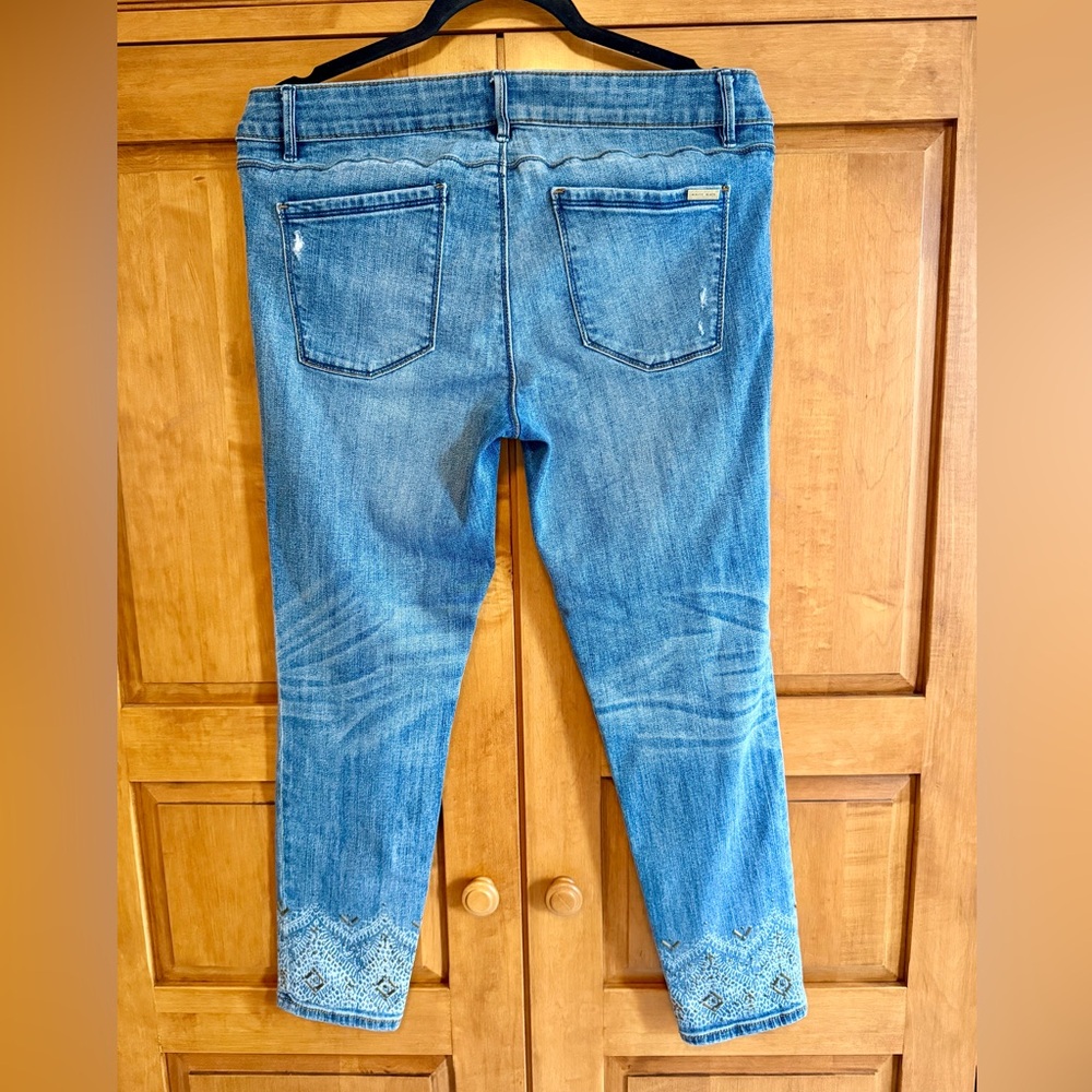 White House Black Market ‘The Skinny Crop’ Embroidered Ankle Jeans Size 10 - Picture 3 of 16